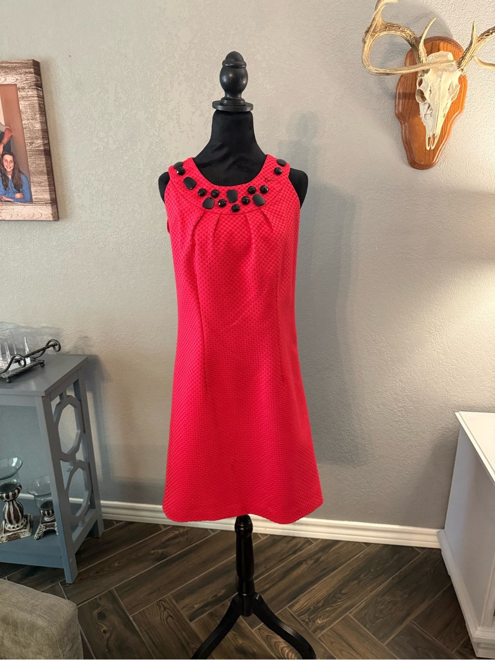 Embellished Neck Sleeveless Mini Dress in Pink